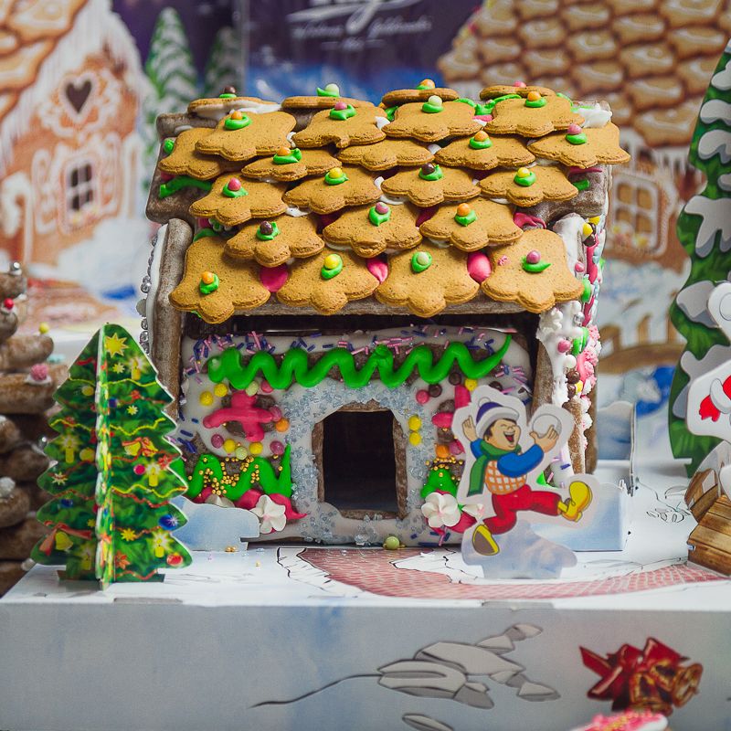 TAGO Gingerbread House