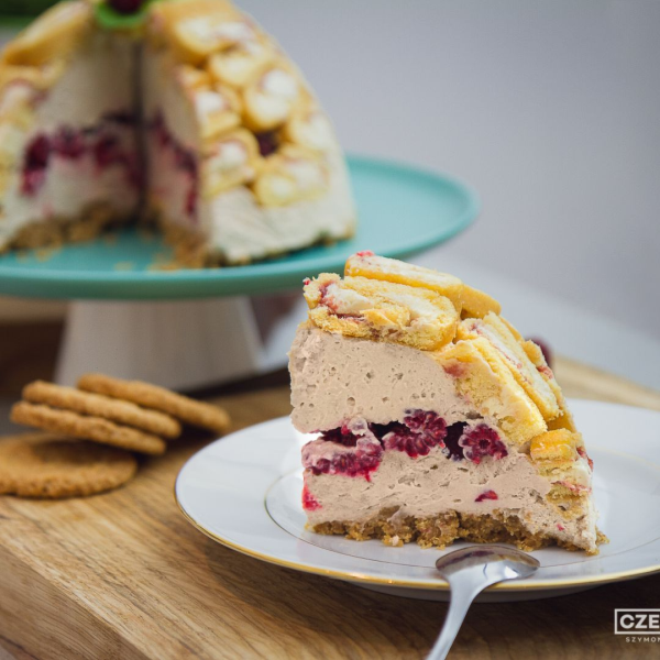 Cake with Mini Rolls