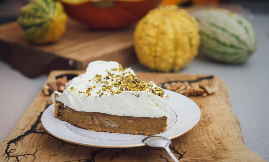 Smak, który otula – ciasto dyniowe z nutą orzechową 